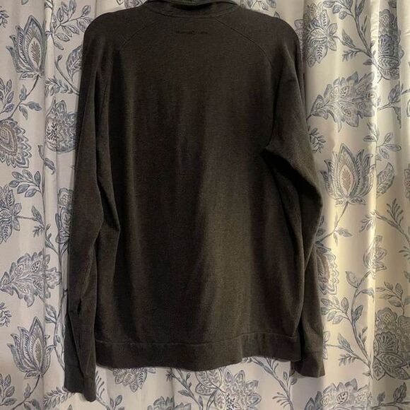 Travis Mathew Quarter Zip Pullover - Men’s Medium - Stylish with Functional Pock - Picture 3 of 8